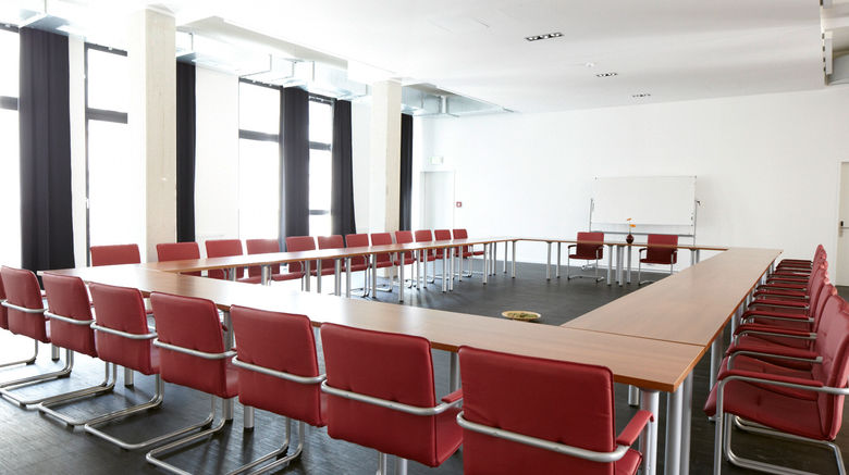 <b>Almodovar Meeting</b>