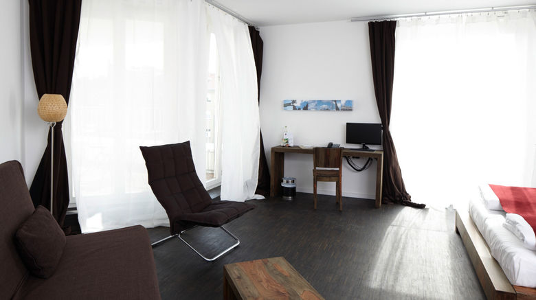 <b>Almodovar Room</b>