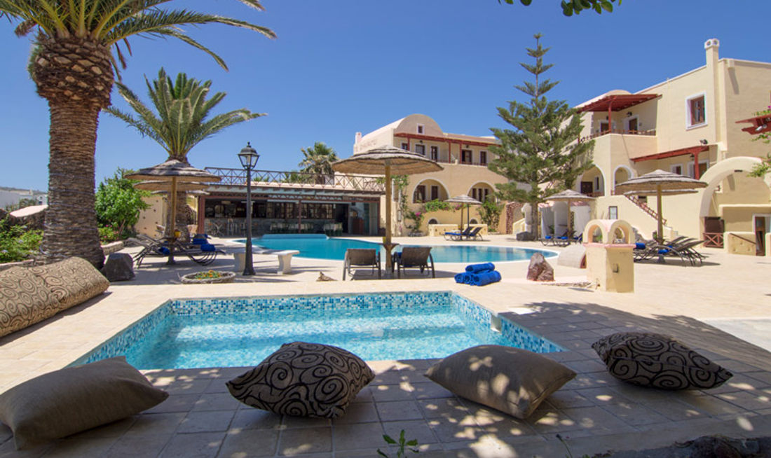 Smaragdi Hotel Exterior