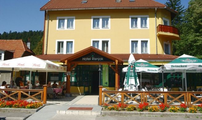 Hotel Risnjak Exterior