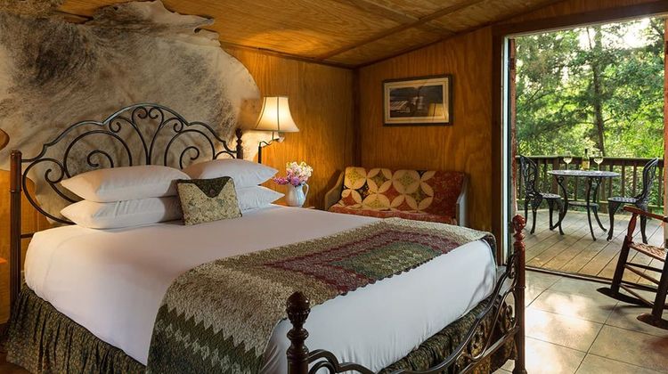 BlissWood Bed and Breakfast Inn Room