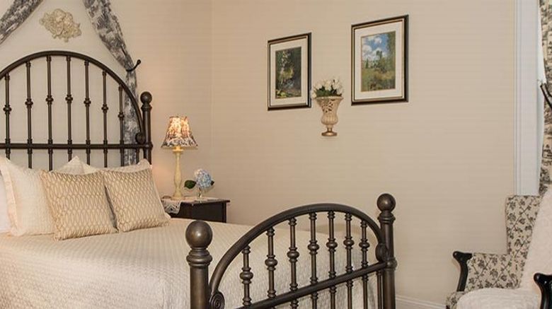 <b>1840 Inn on the Main Room</b>