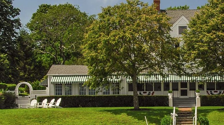 Harbor Knoll Bed  and  Breakfast Exterior