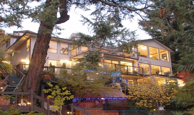 Long Lake Waterfront Bed & Breakfast Pool