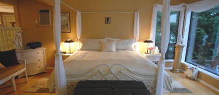 Long Lake Waterfront Bed & Breakfast Suite