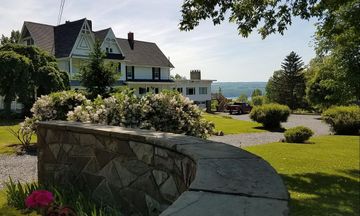 The Fox and the Grapes B&B
