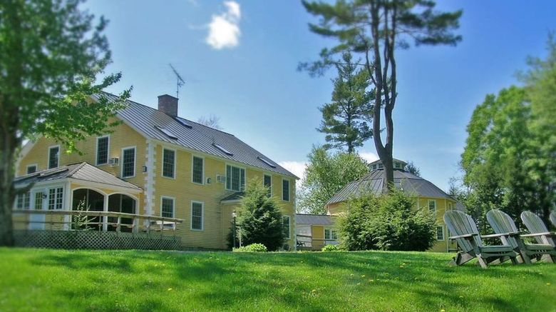 Breakfast on the Connecticut Exterior