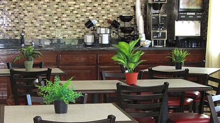 American Inn Madill Lobby