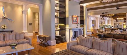 Hemingways Nairobi Lobby