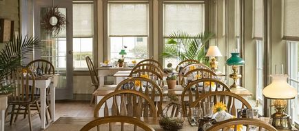 1825 Inn Bed and Breakfast Restaurant
