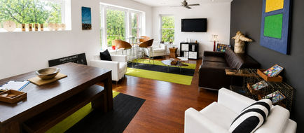 House 5863 Bed & Breakfast Lobby