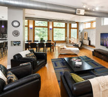 House 5863 Bed & Breakfast Lobby