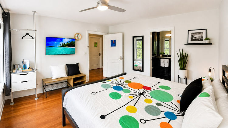 House 5863 Bed & Breakfast Room