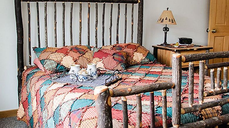 <b>Second Wind Country Inn Bed & Breakfast Room</b>