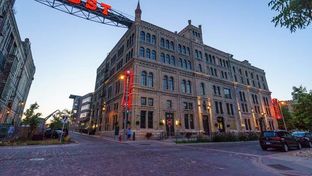 Brewhouse Inn & Suites