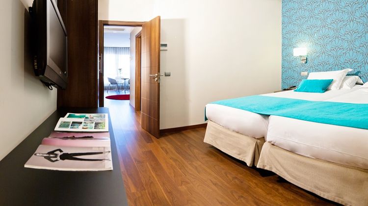 Jardines de Sabatini Apartosuites Suite