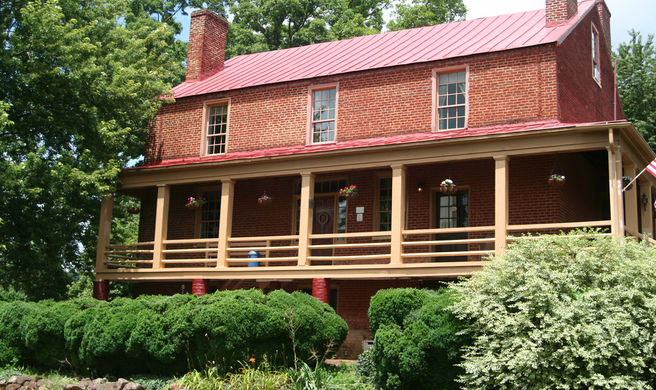 Inn at the Crossroads Exterior