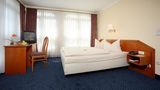 Tryp by Wyndham Munich North Room