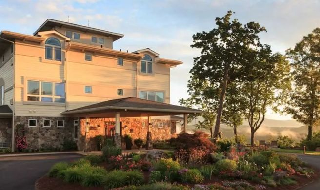 Lucille's Mountain Top Inn & Spa Exterior