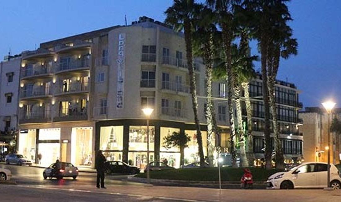 Onyx Apartments Exterior