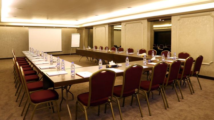 Lancaster Suites Raouche Meeting