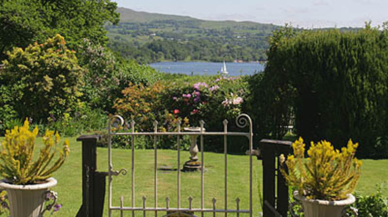<b>Slack Cottage Exterior</b>