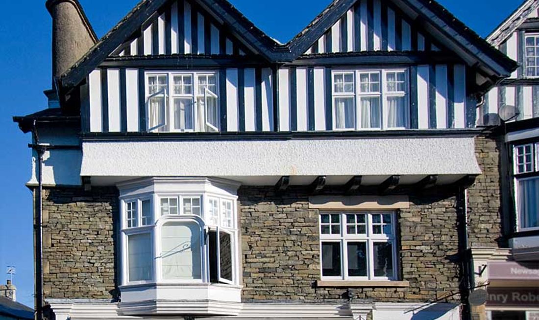 Monties Bed & Breakfast Exterior