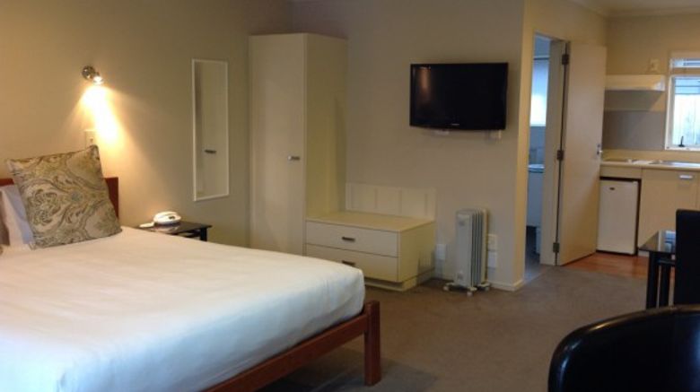 Pacific Coast Motor Lodge Room
