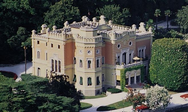Grand Hotel a Villa Feltrinelli Exterior