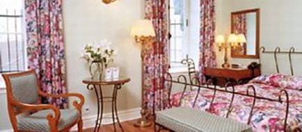 Auberge Bonaparte Room