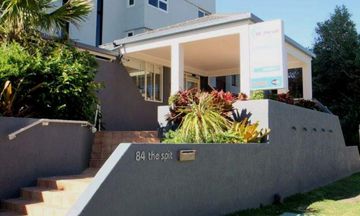 84 The Spit Holiday Apartments