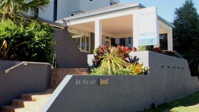 84 The Spit Holiday Apartments