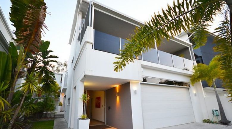 Alex Beach House Exterior