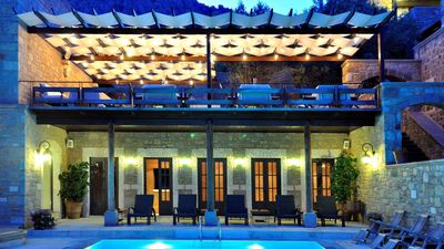 Ada Hotel