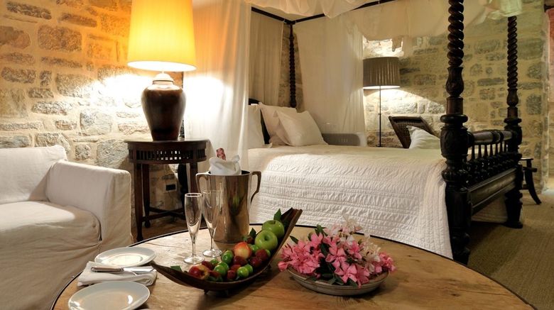 <b>Ada Hotel Suite</b>
