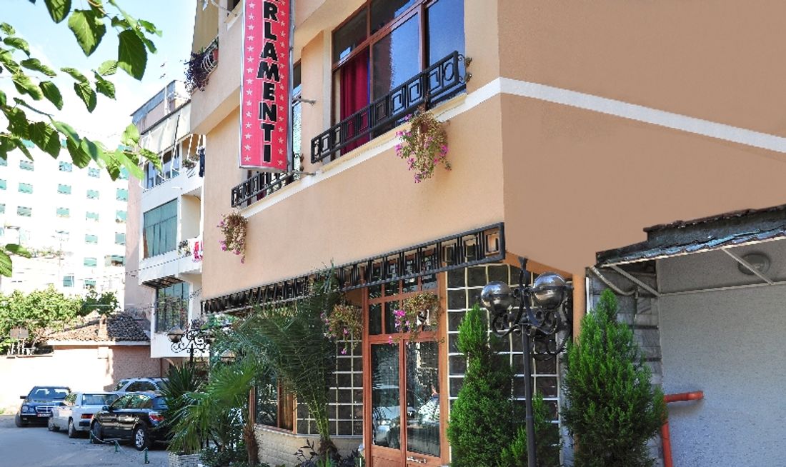 Hotel Parlamenti Exterior