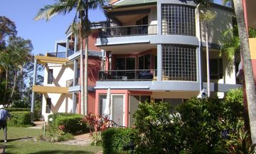 Como Noosa Luxury Riverside Apartments