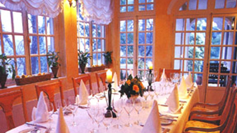 <b>Lawrence's Hotel Restaurant</b>