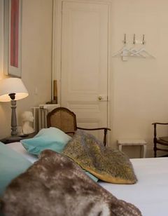 A Room In Paris