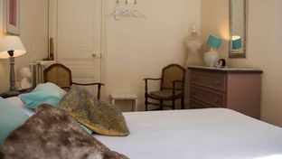 A Room In Paris