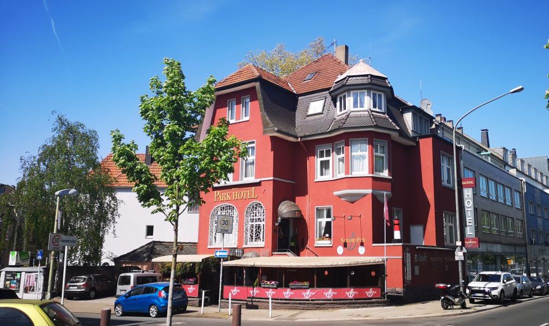 Parkhotel Exterior