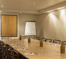 Club Quarters Hotel, St. Paul's Meeting