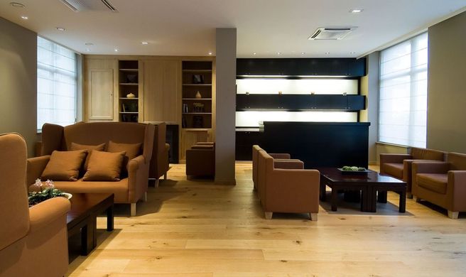 Pol Hotel Lobby