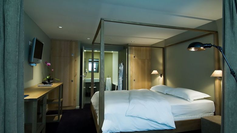 <b>Pol Hotel Room</b>