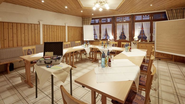 <b>Hotel Restaurant Lindenhof Meeting</b>