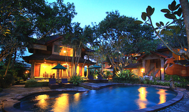 DeMunut Balinese Resort & Spa Exterior