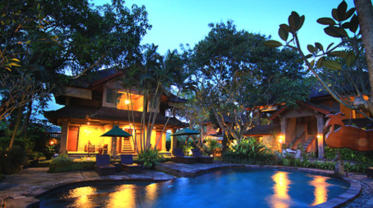 DeMunut Balinese Resort & Spa Exterior