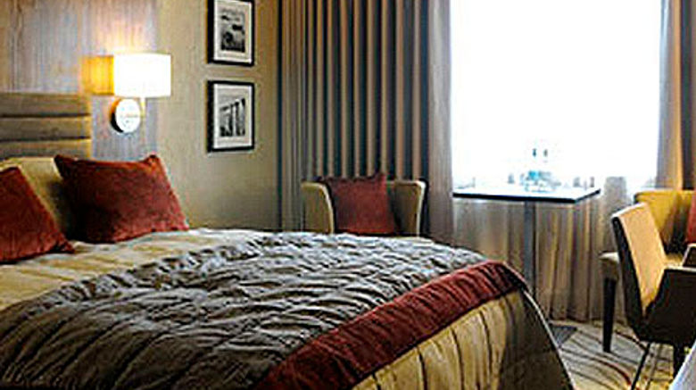 <b>Lakeside Park Hotel & Spa Ryde Room</b>