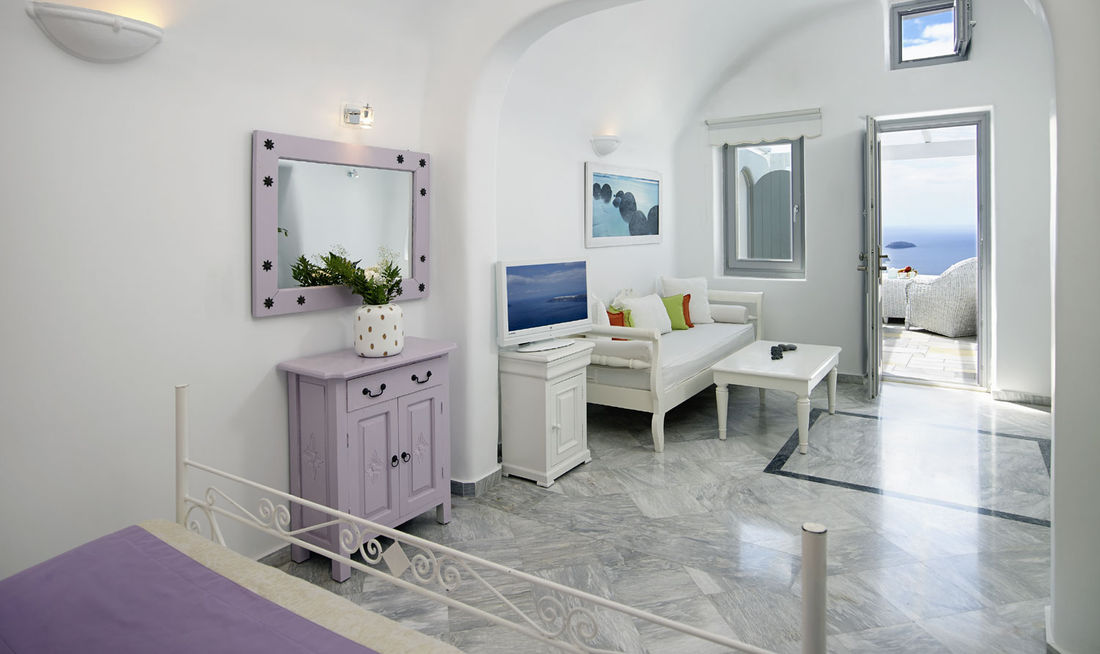 Iliovasilema Suites Room