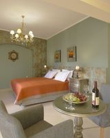 Casa Moazzo Suites & Apartments
